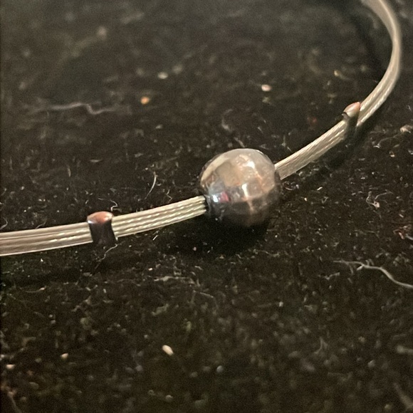 8” Minimalist silver tone stretch bracelet w/2 beads & 2 bezel set crystals - Picture 9 of 13